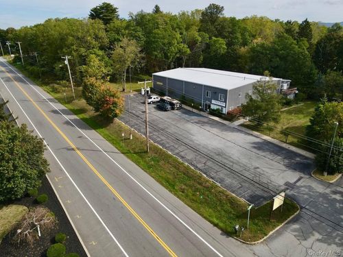 2430 State Route 32, New Windsor, NY, 12553-8317 | Card Image