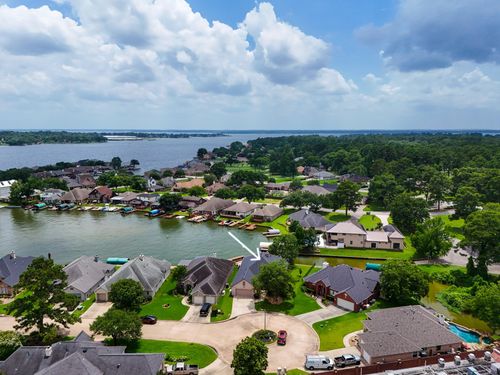 13685 Lakeside Place Dr, Willis, TX, 77318-5671 | Card Image