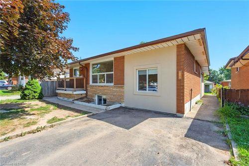 b-929 Upper Ottawa St, Hamilton, ON, L8T3V6 | Card Image