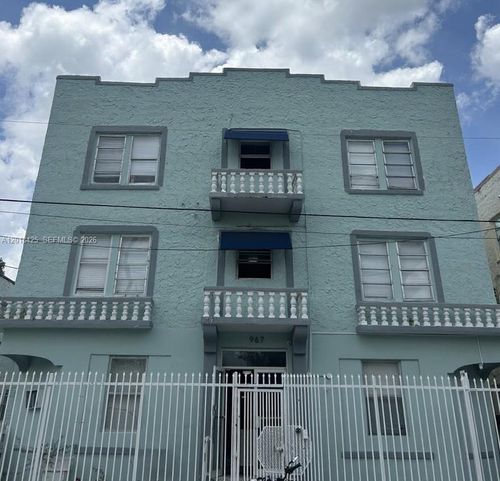 18-967 Sw 5th St, Miami, FL, 33130 | Card Image