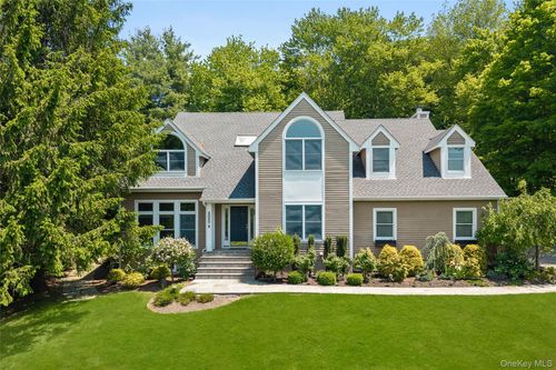 3050 Chen Ct, Yorktown Heights, NY, 10598-1972 | Card Image