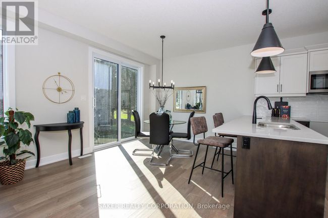 587 Regent St, Townhouse with 3 bedrooms, 3 bathrooms and 3 parking in Mount Brydges ON | Image 8
