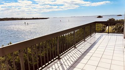 104 - 1810 Mariner Drive, Condo with 2 bedrooms, 2 bathrooms and null parking in TARPON SPRINGS FL | Image 2