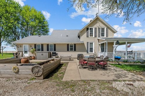 1989 Union Ave, Wilton, IA, 52778-9231 | Card Image