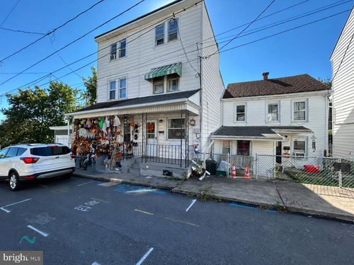 1042 W Water St, COAL TOWNSHIP, PA, 17866-1416 | Card Image
