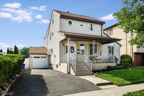 532 2nd St, Carlstadt, NJ, 07072-1531 | Card Image