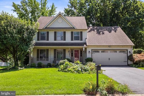 2022 Walfield Dr, Lancaster, PA, 17601-2411 | Card Image