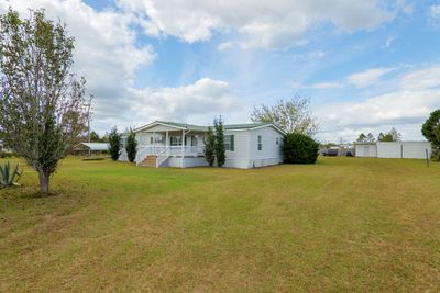 100 Emerald Ln, House other with 3 bedrooms, 2 bathrooms and 2 parking in Hahira GA | Image 2