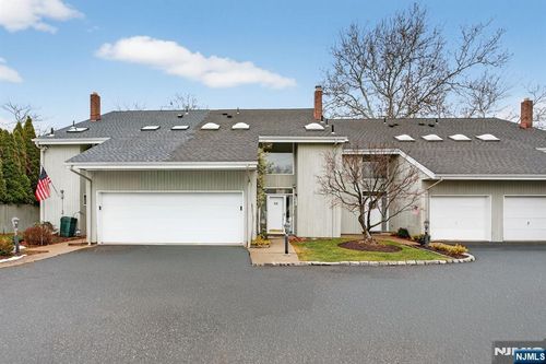 7 Hopson Ave, Little Falls, NJ, 07424-1745 | Card Image