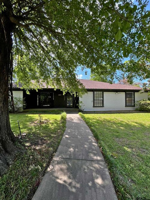 410 E 4th St, Mount Pleasant, TX, 75455-4046 | Card Image