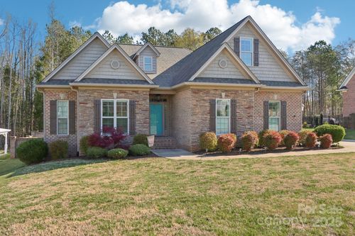 304 Wintergreen Ct, Kings Mountain, NC, 28086-3765 | Card Image