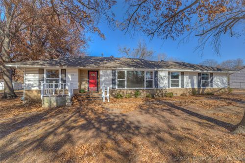 1435 E 10th Street, Okmulgee, OK, 74447 | Card Image