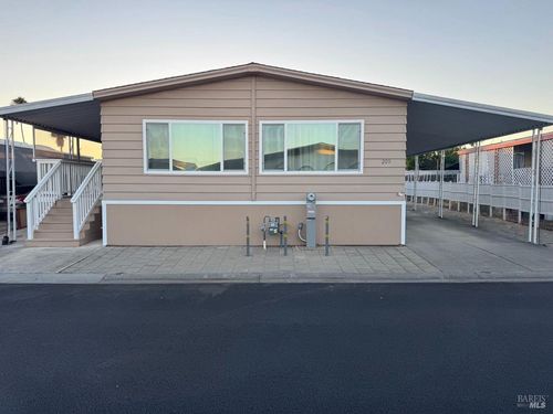 209 Champagne W, Calistoga, CA, 94515-9778 | Card Image