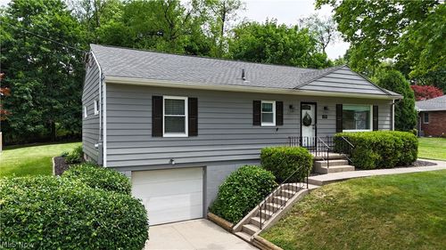 358 Mark Dr, Tallmadge, OH, 44278-1219 | Card Image