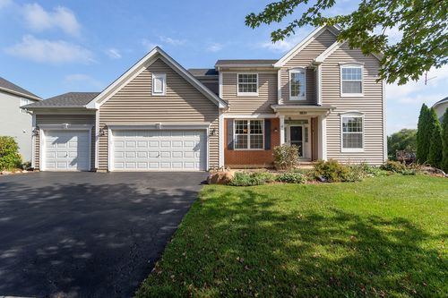 3835 Parsons Rd, Carpentersville, IL, 60110-3232 | Card Image