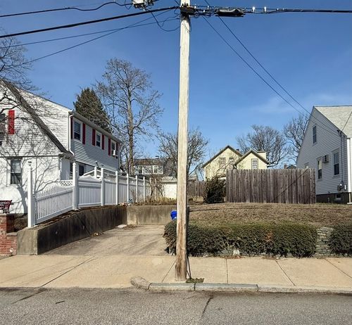 28 Messina Street, Providence, RI, 02908 | Card Image