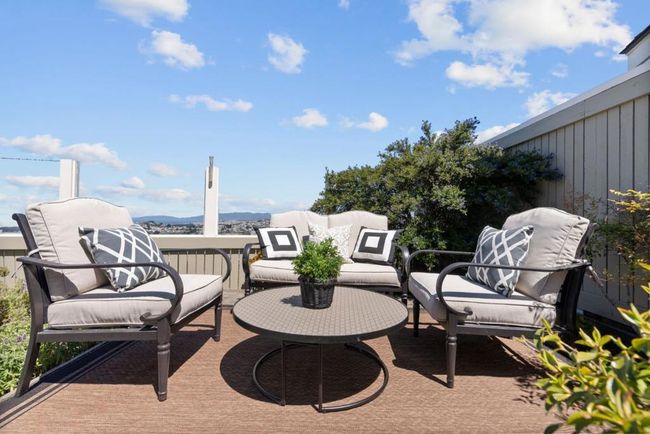 156 Treeview Dr, Townhouse with 2 bedrooms, 3 bathrooms and 2 parking in Daly City CA | Image 32