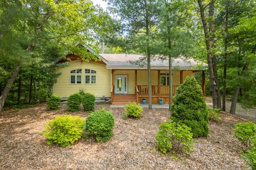 10059 Jennison Cres, Grand Bend, ON, N0M1T0 | Card Image