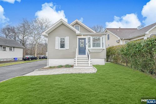 16 Grey Rock Ave, Little Falls, NJ, 07424-1219 | Card Image