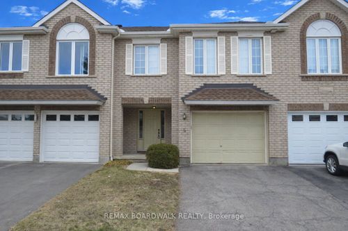 5 Maple Park Private, Blossom Park - Airport and Area, ON, K1T4A6 | Card Image