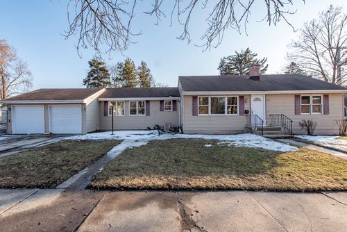 821 12th St, North Chicago, IL, 60064-1306 | Card Image