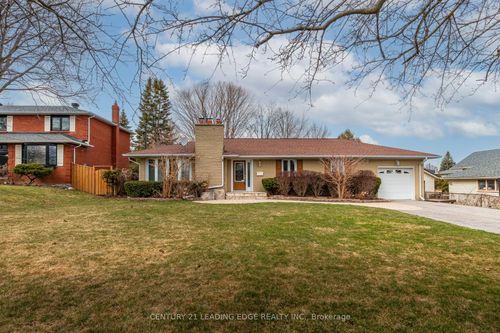116 Broadview Ave, Whitby, ON, L1N2G5 | Card Image