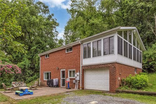 3 Kerr Rd, Carnegie, PA, 15106-3802 | Card Image