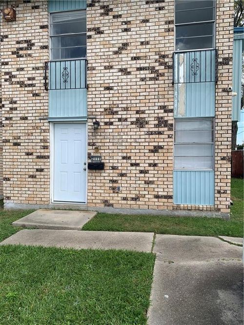 2111 Emerson St, Gretna, LA, 70056-2924 | Card Image