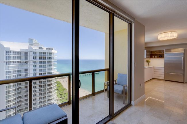 2602 - 16275 Collins Ave, Condo with 2 bedrooms, 2 bathrooms and null parking in Sunny Isles Beach FL | Image 11