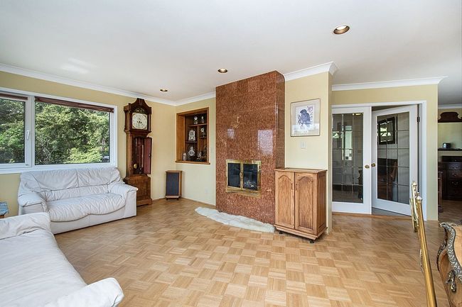5860 Falcon Road, House other with 5 bedrooms, 3 bathrooms and 2 parking in West Vancouver BC | Image 4