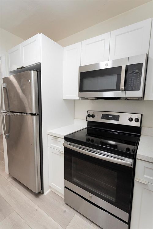 1-111 Sw 31st Ct, Miami, FL, 33135-1220 | Card Image