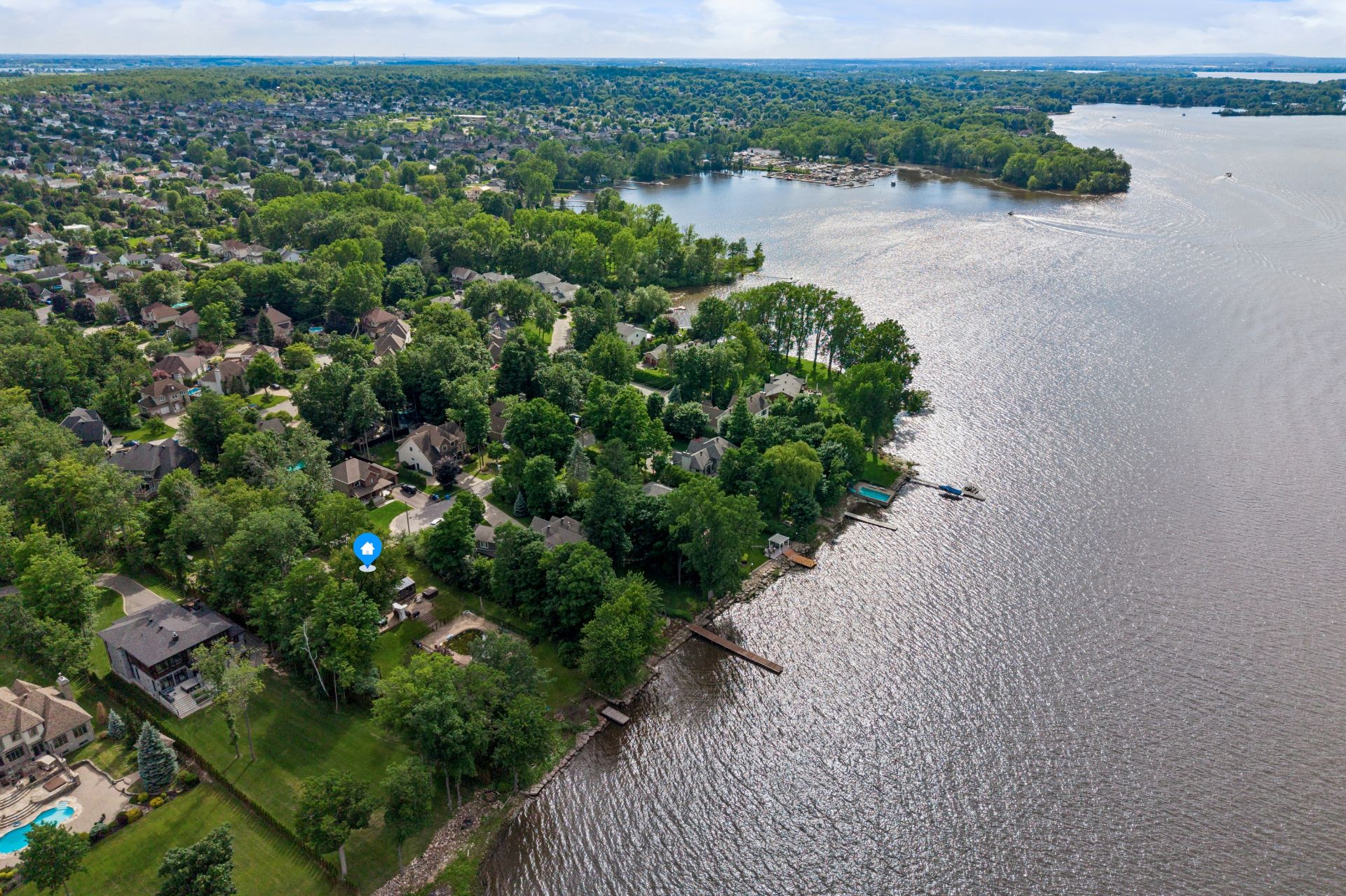 Residential in Notre-Dame-de-l'Île-Perrot 5