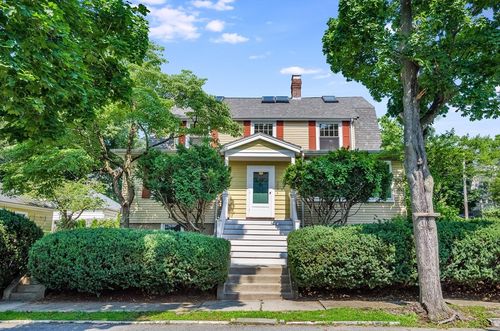29 Devereaux St, Arlington, MA, 02476-8127 | Card Image