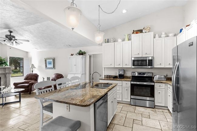 7073 N Lecanto Hwy, House other with 3 bedrooms, 2 bathrooms and 2 parking in HERNANDO FL | Image 18