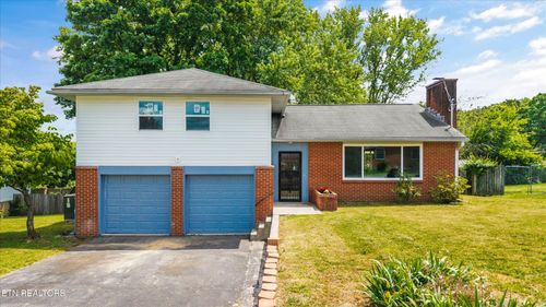 121 Washburn Circle, Oak Ridge, TN, 37830 | Card Image