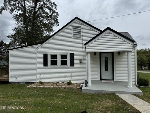 104 Sunrise Dr, Greeneville, TN, 37743-5814 | Card Image