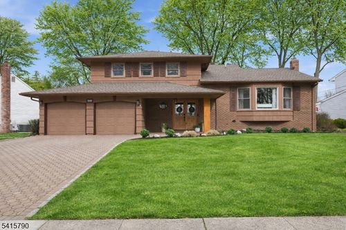 23 Smithfield Dr, Springfield, NJ, 07081-2758 | Card Image