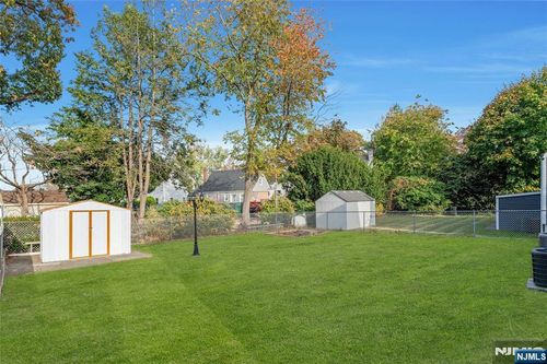 110 Central Ave, Rochelle Park, NJ, 07662-3931 | Card Image
