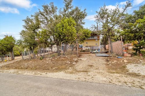324 Doe Ln, Canyon Lake, TX, 78133-3874 | Card Image
