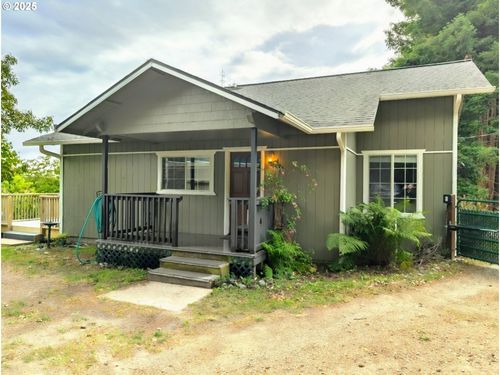 97958 Payne Rd, Brookings, OR, 97415-9289 | Card Image