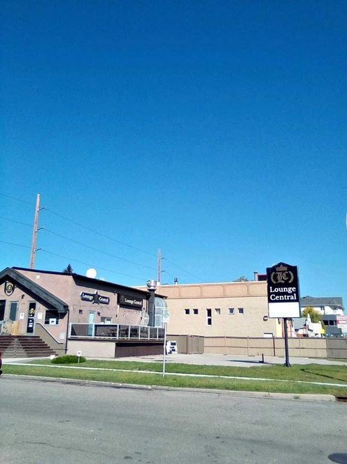 108 17 Ave Nw, Calgary, AB, T2M0M6 | Card Image