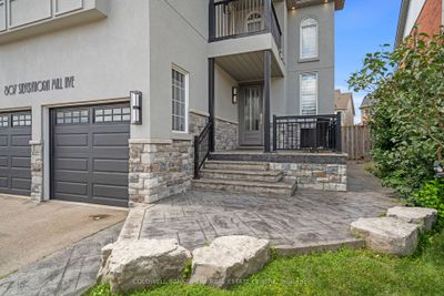 807 Silverthorn Mill Ave, House other with 3 bedrooms, 3 bathrooms and 4 parking in Mississauga ON | Image 2