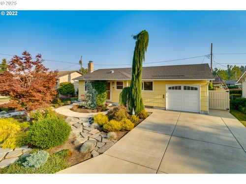 1174 Dellmoor Way, Woodburn, OR, 97071-2611 | Card Image