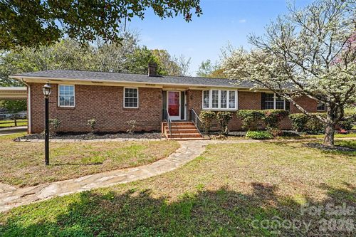 100 Kenwood Lane, Lexington, NC, 27295 | Card Image