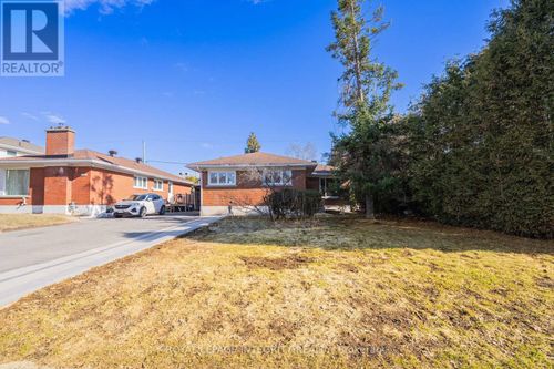 1746 - A Gage Cres, Ottawa, ON, K2C0Z9 | Card Image