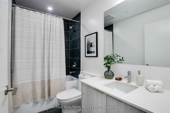 404 - 495 Logan Ave, Condo with 2 bedrooms, 2 bathrooms and 1 parking in Toronto ON | Image 20