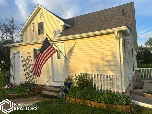 984 P Ave, Jefferson, IA, 50129-7526 | Card Image