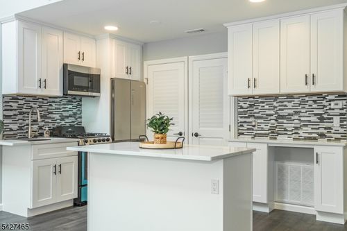 4-5 Gray Rock Dr, Vernon, NJ, 07462-4591 | Card Image