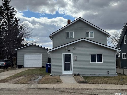 414 3rd Ave E, Biggar, SK, S0K0M0 | Card Image