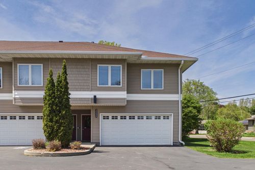 3256 Old Highway 8, Saint Anthony, MN, 55418-2576 | Card Image